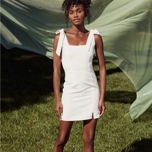 Lulu’s Tie Strap Mini Dreas